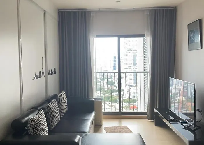 Luxury Apartment *